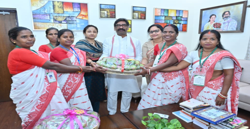 झारखंडः महिला किसानों की मेहनत की मिठास पहुंची सात समंदर पार, आम की खेप लंदन रवाना