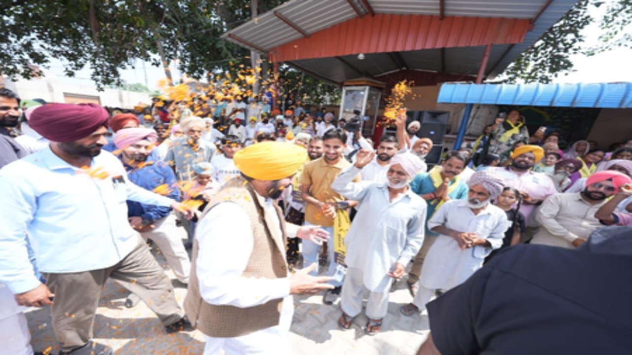 पंजाब के मुख्यमंत्री भगवंत मान ने घर-घर चुनाव प्रचार अभियान की शुरुआत की