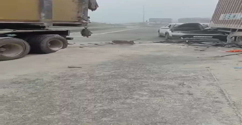 ईस्टर्न पेरिफेरल एक्सप्रेसवे पर घने कोहरे की वजह से 15&ndash;20 गाड़ियां आपस में टकराईं, एक की मौत