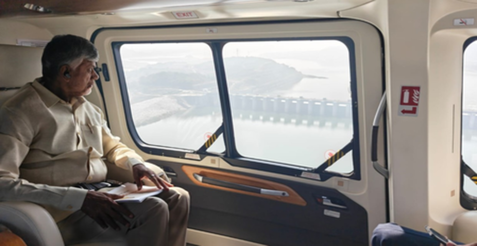 चंद्रबाबू नायडू ने कोनासीमा में गैस रिसाव से प्रभावित क्षेत्र का किया हवाई सर्वे, नारियल के नुकसान पर मुआवजे का निर्देश