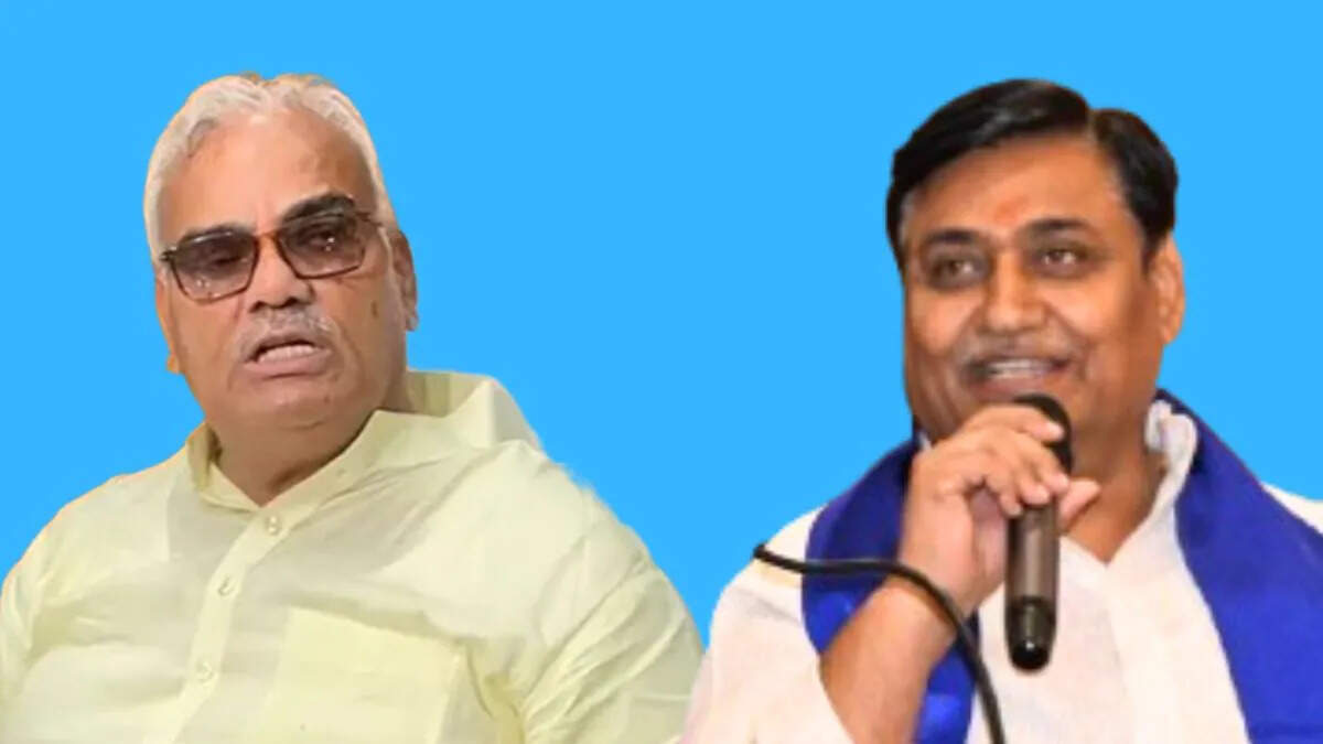 गोविंद सिंह डोटासरा ने शिक्षा मंत्री मदन दिलावर पर बोला हमला, वीडियो में देखें सोशल मीडिया पर बता दिया बौद्धिक रूप से बीमार