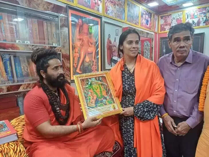 जयपुर में धमाकेदार हुआ नये साल का जश्न, वीडियो में देखें बैडमिंटन स्टार साइना नेहवाल ने 'लेपर्ड वाली मां' के किये दर्शन
