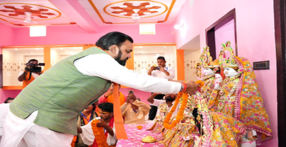 चकोटी मठ में प्राण प्रतिष्ठा महोत्सव में शामिल हुए सीएम सम्राट चौधरी, कहा- &lsquo;24 अवतार धाम&rsquo; बनेगा आस्था का केंद्र &lrm;