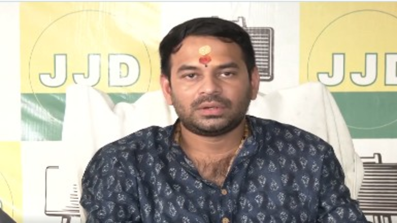बिहार: बेउर जेलकर्मियों से 14-15 घंटे ड्यूटी कराने का आरोप, तेज प्रताप ने सरकार से उचित ड्यूटी और अवकाश की मांग की