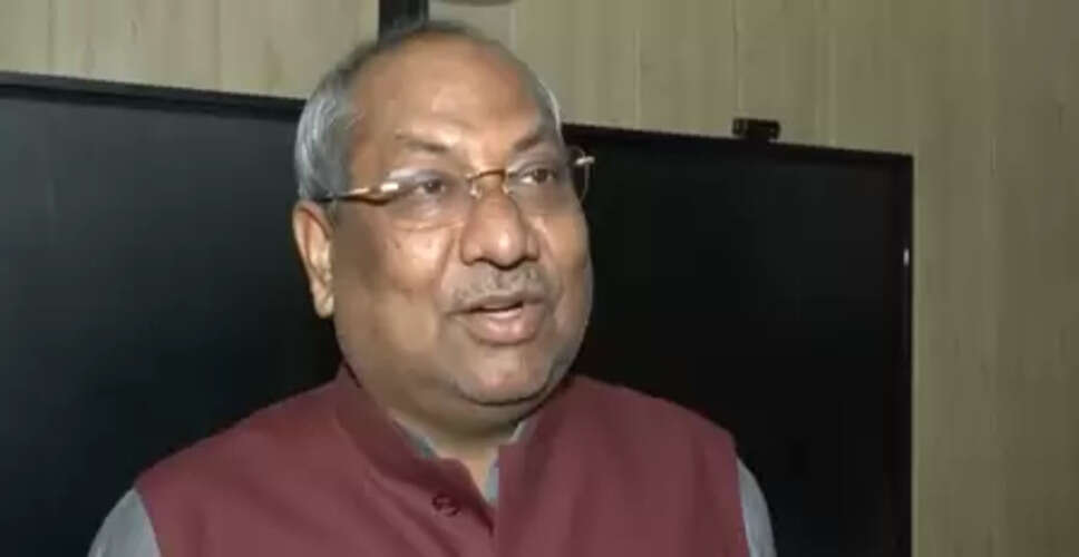 कोडीन कफ सिरप सिंडीकेट से जुड़े लोगों के साथ तस्वीर मामले में सपा प्रमुख को स्पष्टीकरण देना चाहिए: संजय निषाद