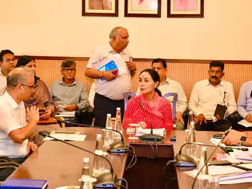 डिप्टी सीएम दिया कुमारी ने विद्याधर नगर के विकास कार्यों की समीक्षा, अधिकारियों को दिए जरूरी निर्देश