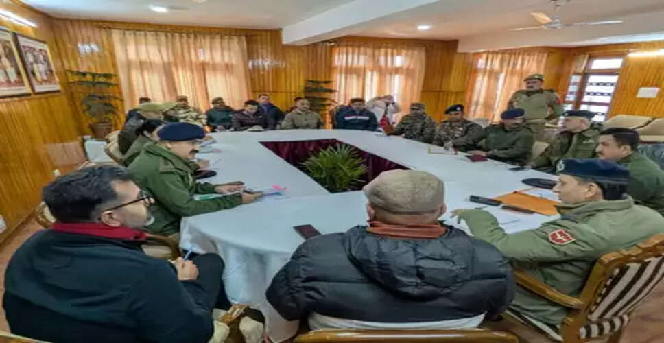 नए साल पर श्री माता वैष्णो देवी में श्रद्धालुओं की भारी भीड़ की संभावना, रियासी एसएसपी ने की समीक्षा