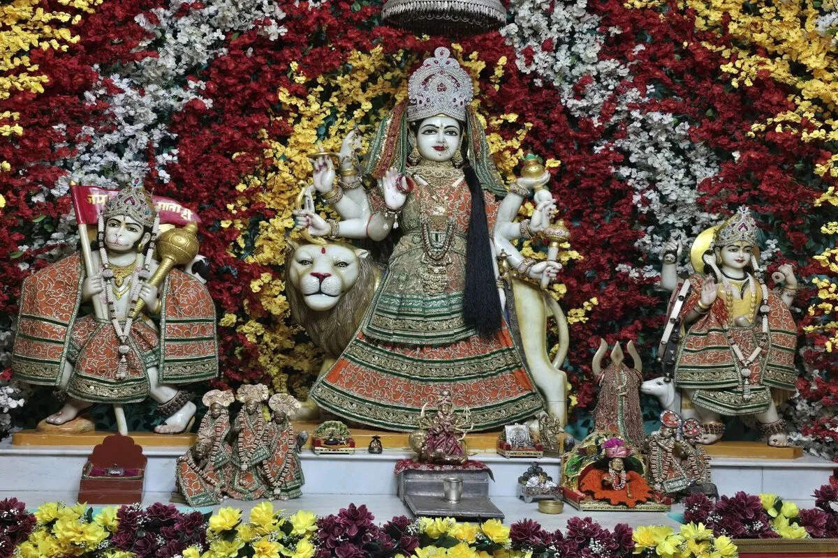 चैत्र नवरात्र का शंखनाद, मंदिरों में गूंजे जयकारे, मां शैलपुत्री की आराधना