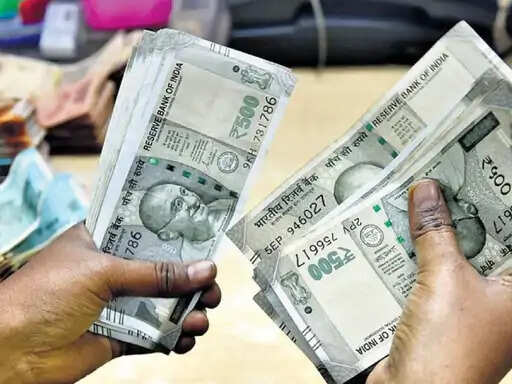 SMS अस्पताल में PM-JAY कार्डधारक मरीज परेशान, दूसरे राज्यों से आए 100 से ज्यादा मरीजों को घुटना प्रत्यारोपण का इंतजार
