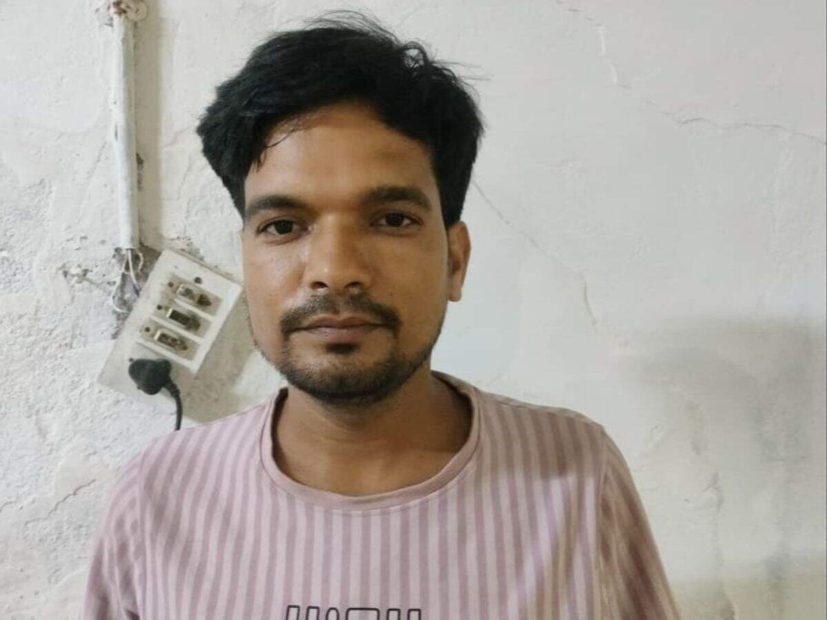 उदयपुर में UPSC परीक्षा में फर्जी परीक्षार्थी गिरफ्तार, वीडियो में देंखे जेब से अफीम भी बरामद