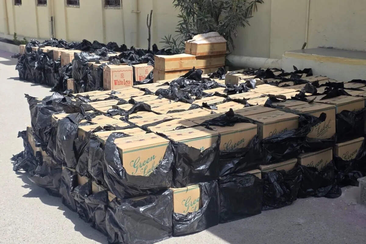 अवैध शराब तस्करी पर पुलिस की बड़ी कार्रवाई, नाथद्वारा में 25 लाख की खेप पकड़ी