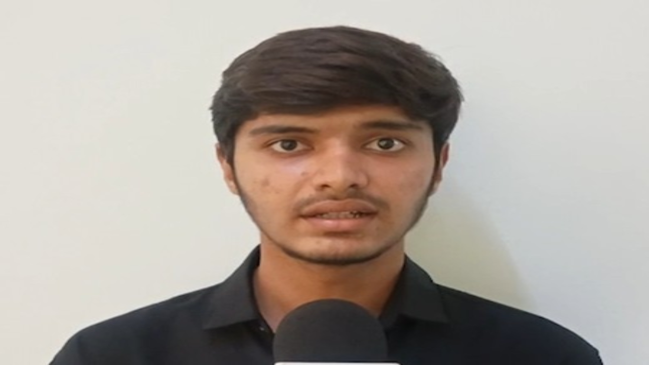 एक साल बाद भी नहीं मिटा हादसे का डर, अहमदाबाद में उस जगह से गुजरने से कतराते हैं लोग