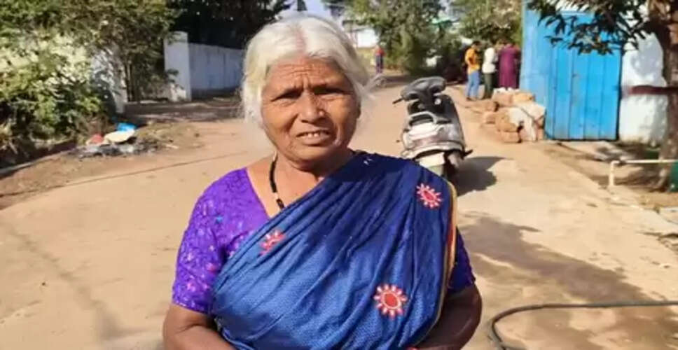 कर्नाटक : महिलाओं का आरोप, पिछले कई महीनों से नहीं मिल रहे &lsquo;गृह लक्ष्मी योजना&rsquo; के पैसे