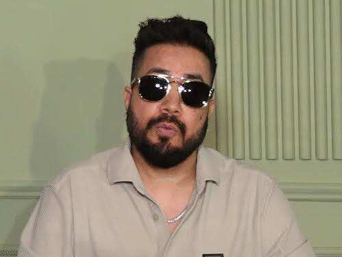 दलेर मेहंदी के अपमान पर भड़के मीका सिंह, वीडियो में बोले- मैं मंत्री सुबोध उनियाल को कभी माफ नहीं करूंगा