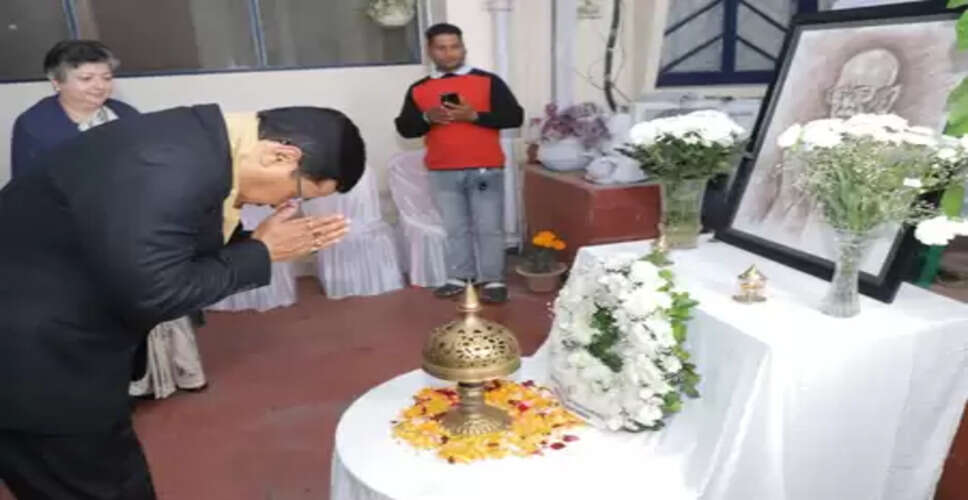 केंद्रीय मंत्री सर्बानंद सोनोवाल ने स्वर्गीय पी.जी. बरुआ को श्रद्धांजलि अर्पित की