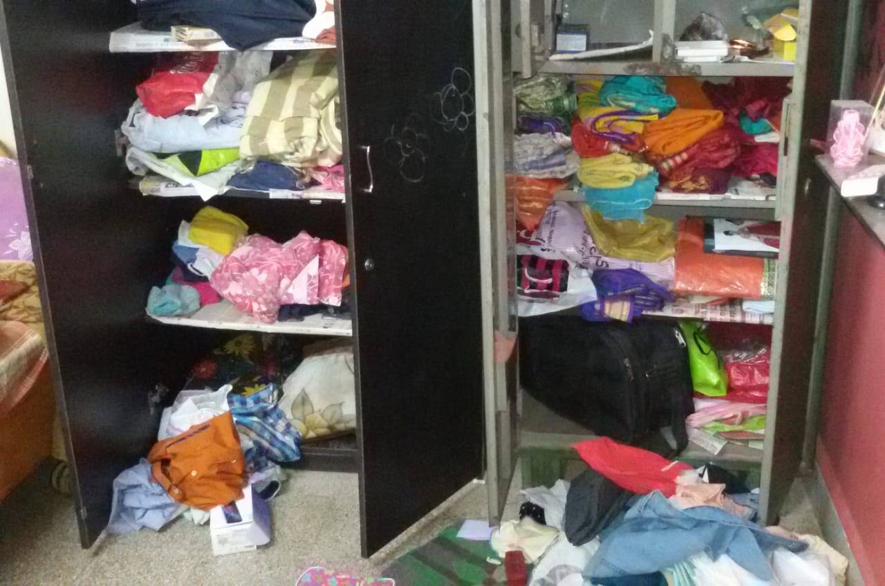 सूने मकान में चोरी के बाद चोरों ने रसोई में बनाई दाल-रोटी, वीडियो में जाने खाना खाकर हुए फरार; 20 हजार रुपए नकद चुराए