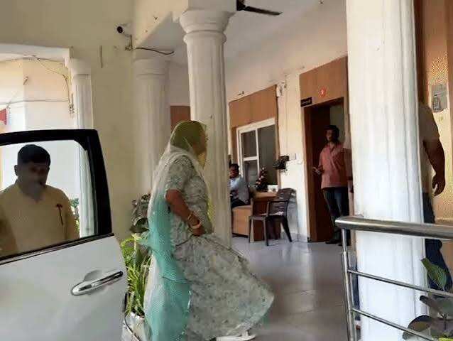 जयपुर डिप्टी मेयर चुनाव: भाजपा की सरोज कंवर और कांग्रेस के सलमान मंसूरी आमने-सामने, वीडियो में जाने आज होगा फैसला