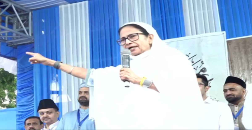 हम भाजपा को आपके मतदान के अधिकार छीनने नहीं देंगे: ममता बनर्जी