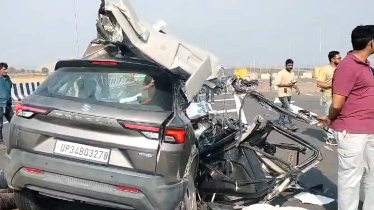 कोटा में सड़क हादसे में चार युवकों की मौत, ट्रक से भिड़ी कार