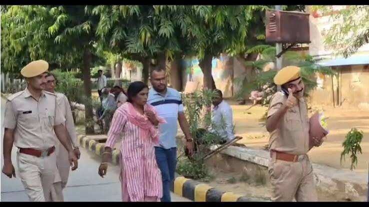 डिलीवरी के बाद महिला की मौत से बवाल, वीडियो में जाने अजीतगढ़ अस्पताल में परिजनों का हंगामा; 20 घंटे बाद मांगें मानने पर खत्म हुआ धरना