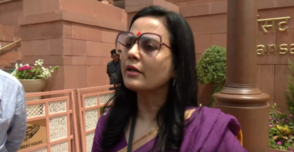 महिला आरक्षण कानून 2023 के संबंध में अब अधिसूचना जारी करना 'गलतियों की हास्य कथा' : महुआ मोइत्रा