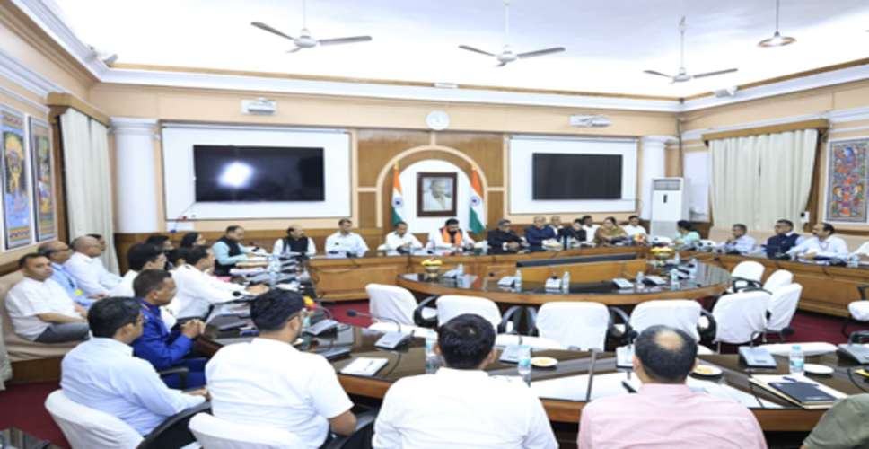 मुख्यमंत्री पद की शपथ लेने के बाद सम्राट चौधरी पहुंचे सचिवालय, वरिष्ठ अधिकारियों के साथ की बैठक &lrm;