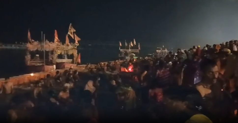 अयोध्या में रामनवमी पर उमड़ा आस्था का सैलाब, सरयू घाट पर हजारों श्रद्धालुओं ने लगाई डुबकी