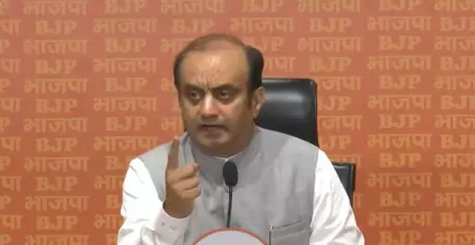 50 साल बाद भी &lsquo;संविधान&rsquo; को कूड़ेदान में फेंकने की आदत से बाहर नहीं निकल पाया विपक्ष: सुधांशु त्रिवेदी