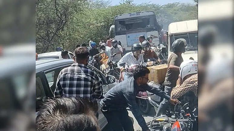 कोटा से अजमेर जा रही रोडवेज बस में मचा हड़कंप, नसीराबाद घाटी के पास अचानक उठा धुआं