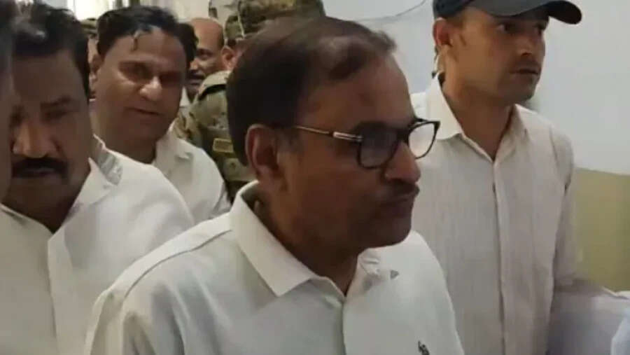 जल जीवन मिशन घोटाला, संजय बड़ाया को भेजा जेल, वीडियो में जानें कोर्ट ने एसीबी की तीन दिन का अतिरिक्त रिमांड मांग खारिज की