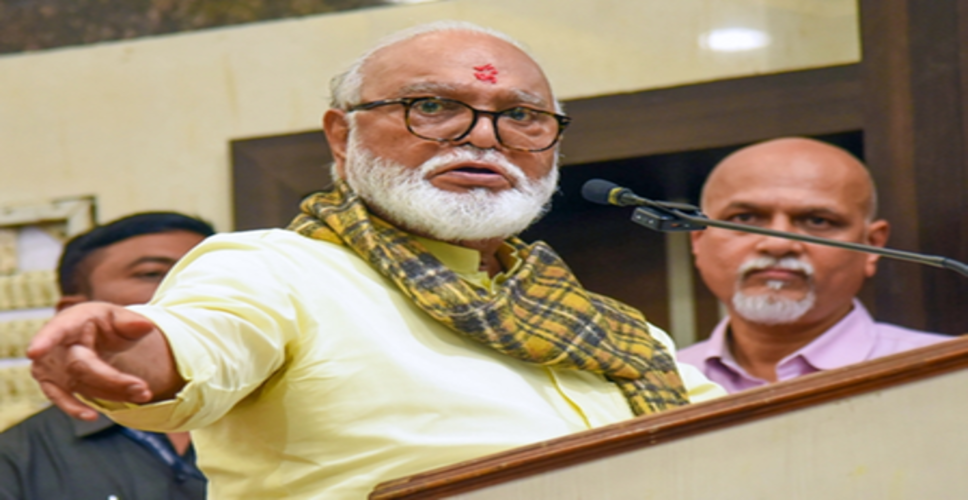 ईंधन की कमी की अफवाहों पर विश्वास न करें: महाराष्ट्र मंत्री छगन भुजबल