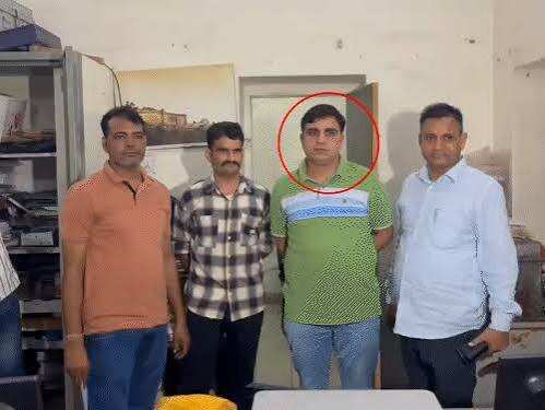 जयपुर कलेक्ट्रेट में ACB का बड़ा ट्रैप: एडीएम ईस्ट के पीए को ₹1 लाख रिश्वत लेते रंगे हाथ पकड़ा, वीडियो में जाने बिल पास कराने के नाम पर मांगी थी घूस