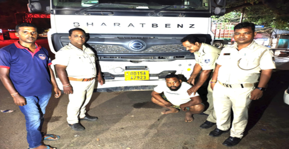 भुवनेश्वर : एनएच-16 पर भयानक हादसा, बेकाबू ट्रक ने कार को 600 मीटर तक घसीटा, परिवार घायल