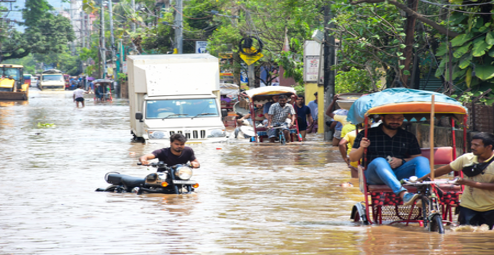 गुवाहाटी में भारी बारिश और जलभराव की स्थिति पर उच्चस्तरीय समीक्षा, राहत कार्य तेज करने के निर्देश