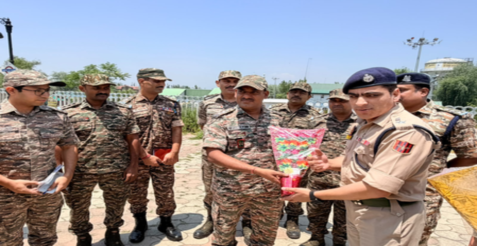 श्री अमरनाथ यात्रा के लिए केंद्र की ओर से तैनात सीआरपीएफ कंपनियों का जम्मू-कश्मीर पुलिस ने स्वागत किया