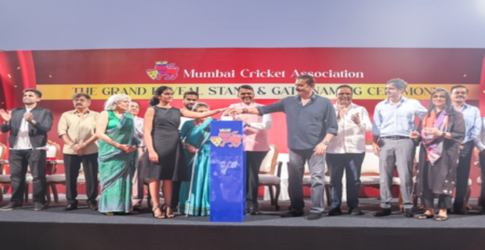 अपनी 'कर्मभूमि' वानखेड़े में स्टैंड पाकर सम्मानित और विनम्र महसूस कर रहा हूं: रवि शास्त्री