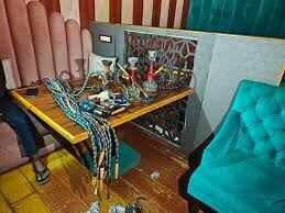 अवैध हुक्का बार पर पुलिस की बड़ी कार्रवाई, क्लब मैनेजर गिरफ्तार, वीडियो में देंखे कई सामान जब्त