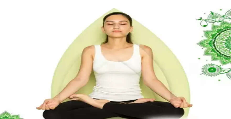 शरीर और मन दोनों को दें संतुलन, योग से पाएं पीसीओएस पर नियंत्रण