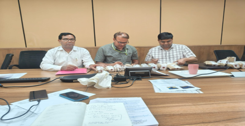 गौतमबुद्ध नगर: खाद्य सुरक्षा विभाग का बड़ा अभियान, दूध और डेयरी उत्पादों के 7 नमूने जांच के लिए भेजे गए