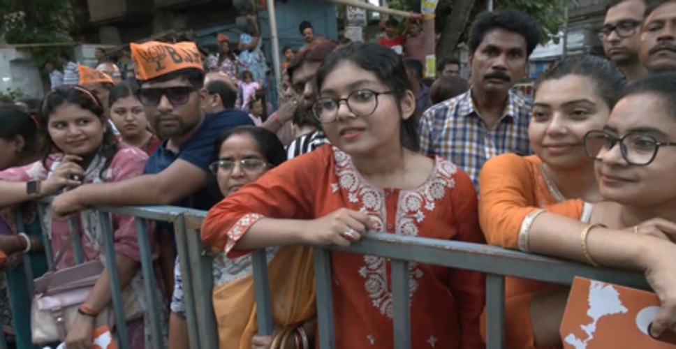 कोलकाता: पीएम मोदी के रोड शो में उमड़ा जनसैलाब, महिलाएं बोलीं- भाजपा सरकार में मिलेगी सुरक्षा, होंगे बदलाव