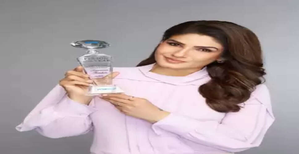 पेटा से अभिनेत्री रवीना टंडन सम्मानित, पर्सन ऑफ द ईयर का मिला अवॉर्ड