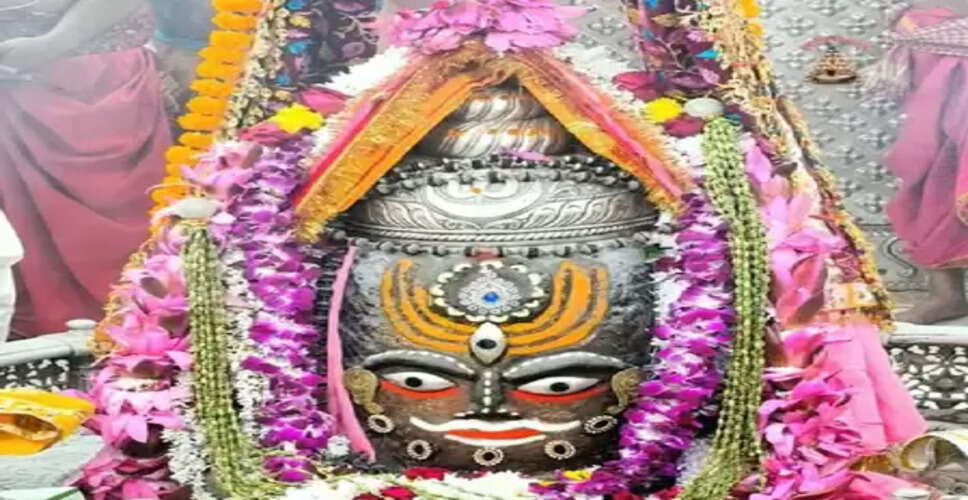 सिंहावलोकन 2025: इन धार्मिक स्थलों पर उमड़ा आस्था का सैलाब, करोड़ों की संख्या में पहुंचे भक्त