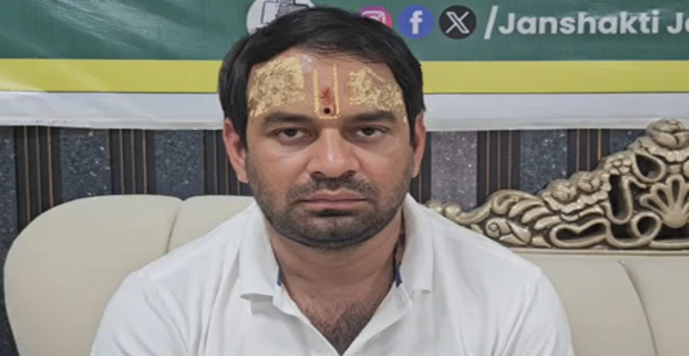 'कुछ भी हुआ तो सरकार जिम्मेदार', तेज प्रताप यादव ने लौटाई सुरक्षा, खान सर पर भी लगाए गंभीर आरोप