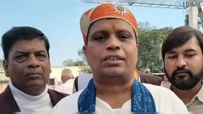 चित्तौड़गढ़ में राष्ट्रीय स्वदेशी महोत्सव में शामिल हुए आचार्य बालकृष्ण, बोले– स्वदेशी संकल्प से बढ़ा भारतीय संस्कृति का प्रभाव