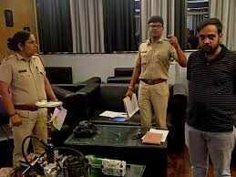 अजमेर में अवैध हुक्का बार पर छापा, एएसआई गिरफ्तार; वीडियो में जाने एसपी ने किया सस्पेंड