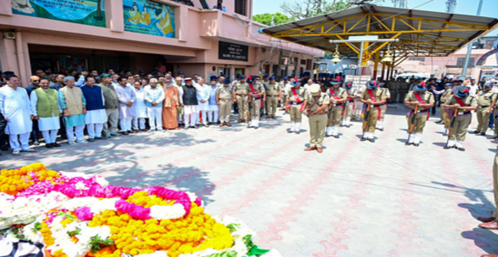उत्तराखंड के पूर्व सीएम खंडूरी का पूरे सैन्य सम्मान के साथ अंतिम संस्कार, लोगों ने दी भावभीनी श्रद्धांजलि