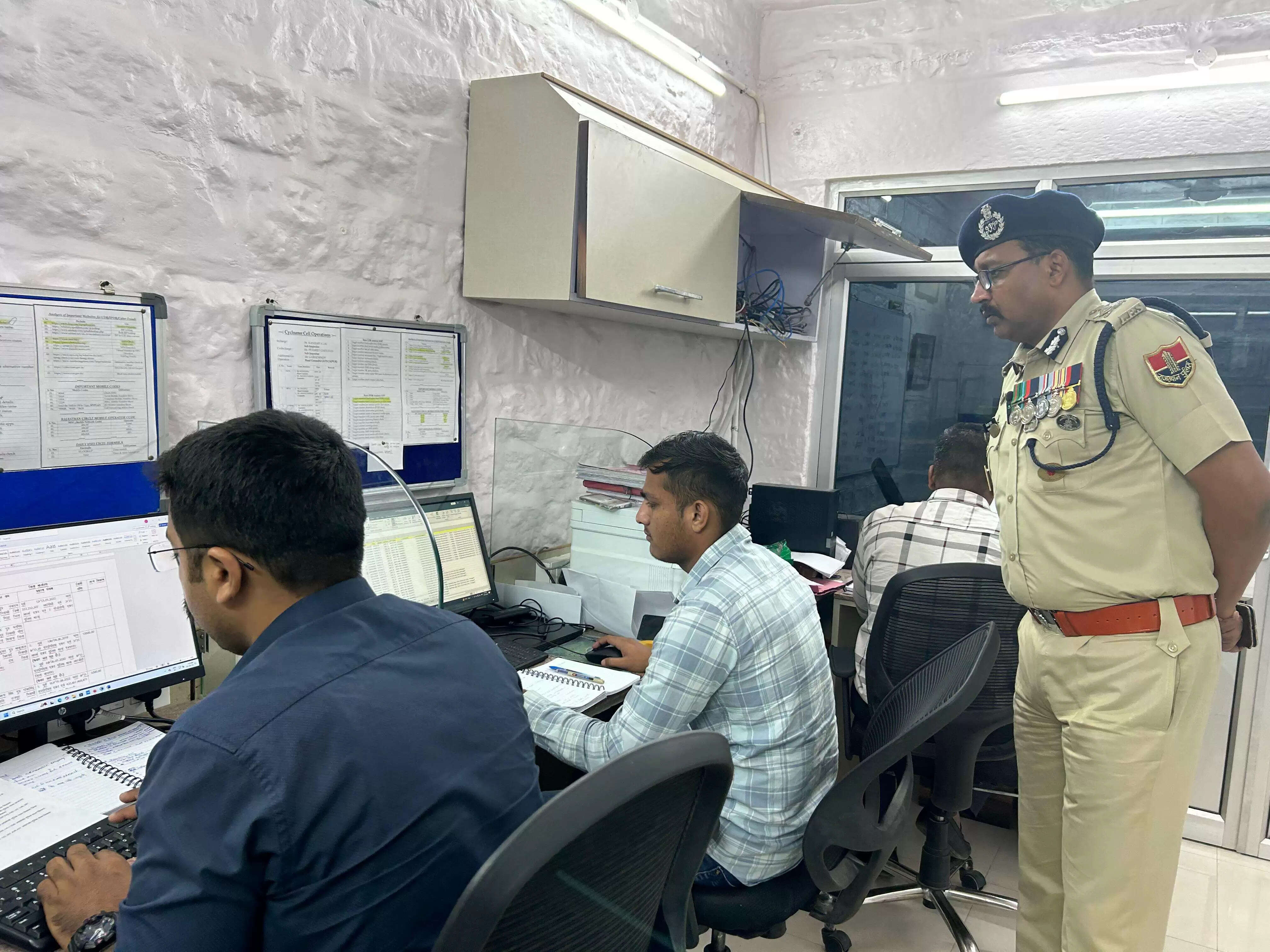 सीकर में गैंगस्टर विरोधी अभियान तेज, पुलिस ने बदमाशों के जैकेट पहनने पर चेतावनी दी, वीडियो में देखें आईजी बोले गैंगस्टर्स को सपोर्ट करने वालों की प्रॉपर्टी होगी फ्रीज