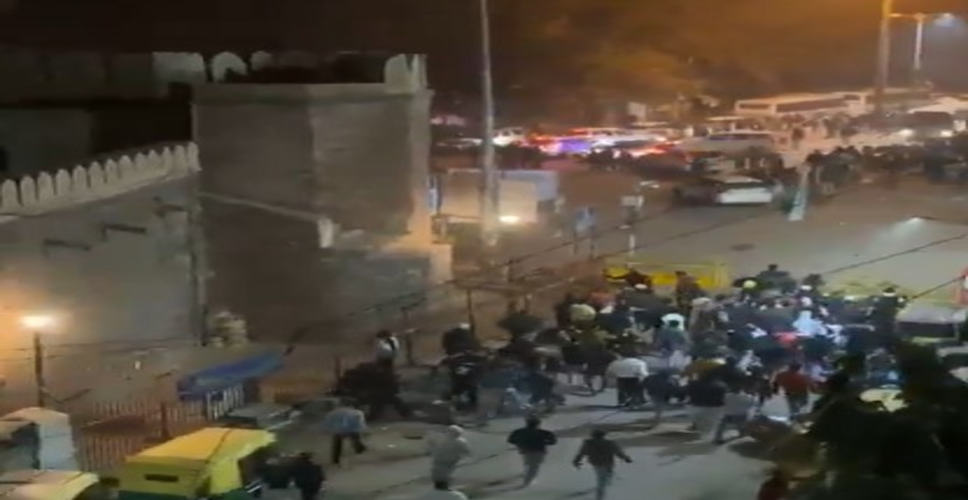 दिल्ली तुर्कमान गेट पत्थरबाजी: पुलिस ने अज्ञात लोगों के खिलाफ एफआईआर दर्ज की, 10 हिरासत में