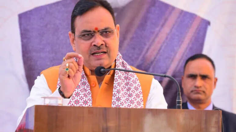 सीएम भजनलाल शर्मा ने गहलोत पर कसा तंज, अरावली खनन विवाद को लेकर जताई नाराजगी