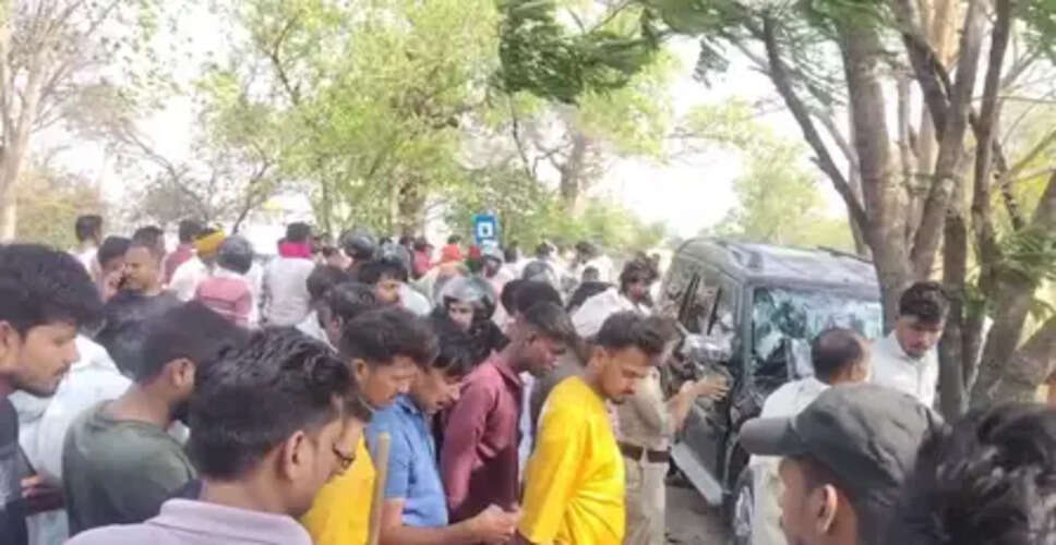 कैमूर : स्कॉर्पियो और बाइक की टक्कर में तीन की मौत, एक घायल